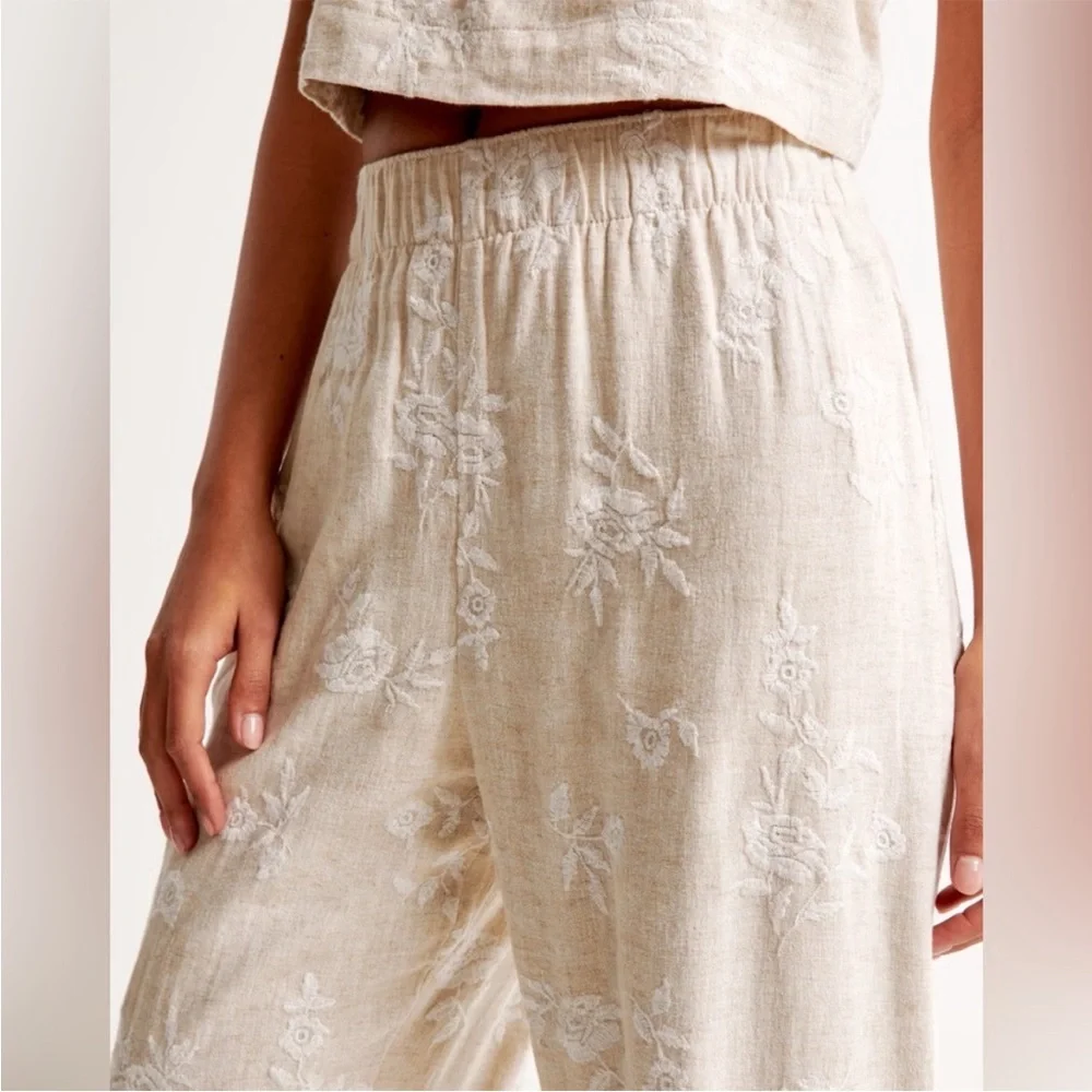 Abercrombie & Fitch Linen Blend Embroidered Wide Leg Pants Beige Size XL - Picture 2 of 8